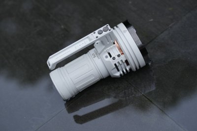 Söklampa Acebeam X75 Micro-Arc Cree Xhp70.3 max 67000 lumen
